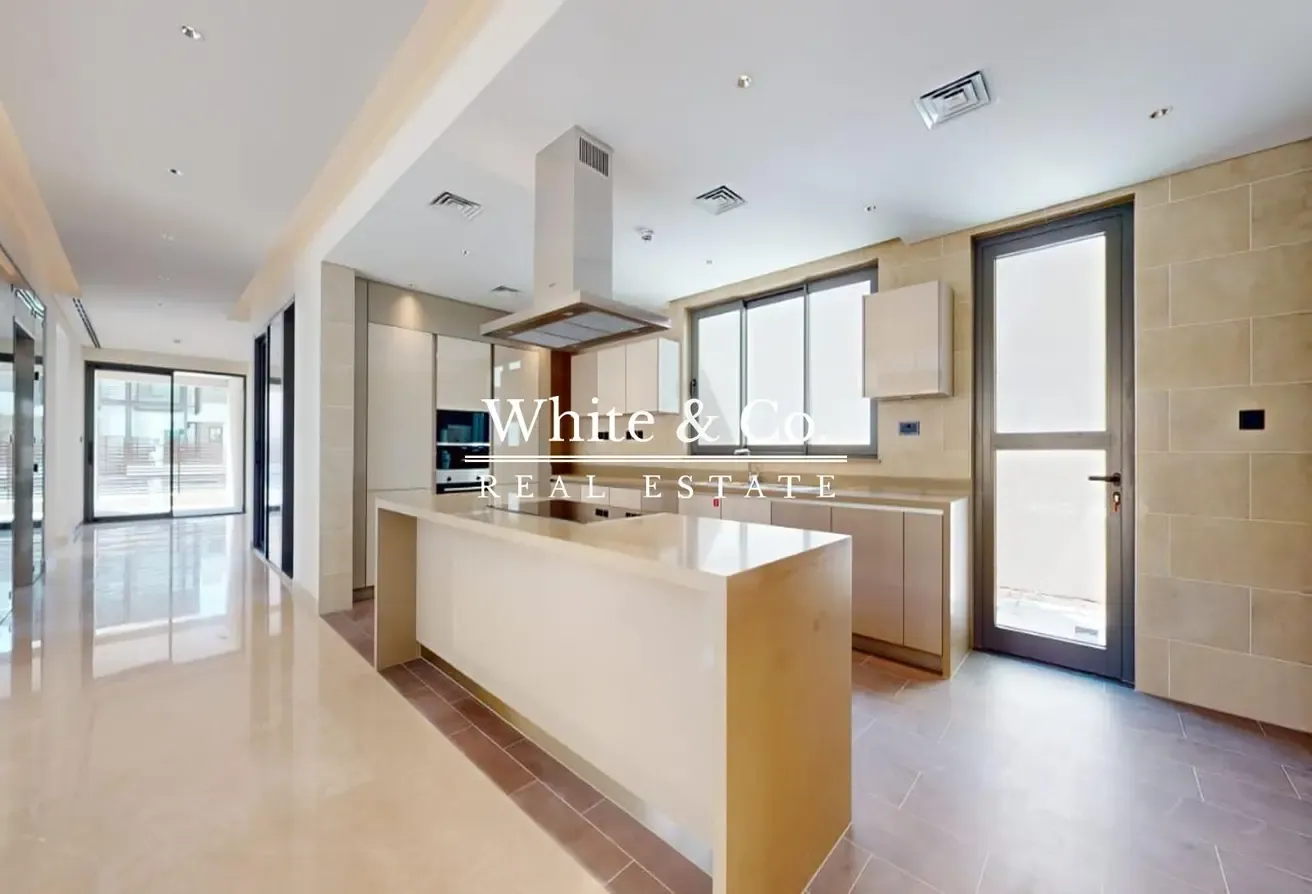 Fully Landscaped | Pool | Vacant 5 Bedroom
