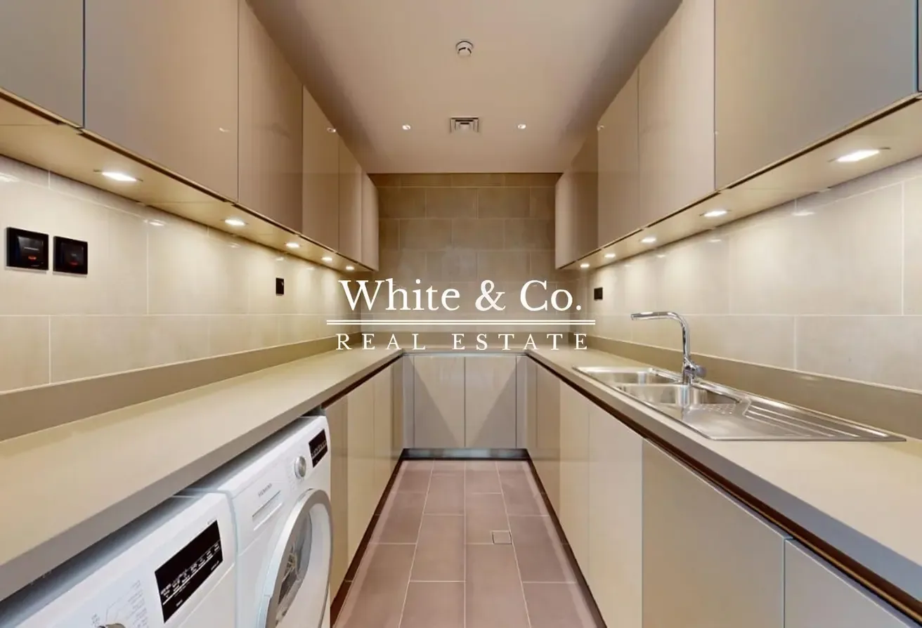 Fully Landscaped | Pool | Vacant 5 Bedroom