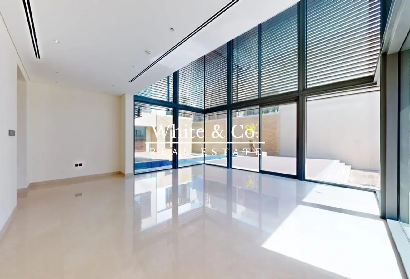 Fully Landscaped | Pool | Vacant 5 Bedroom