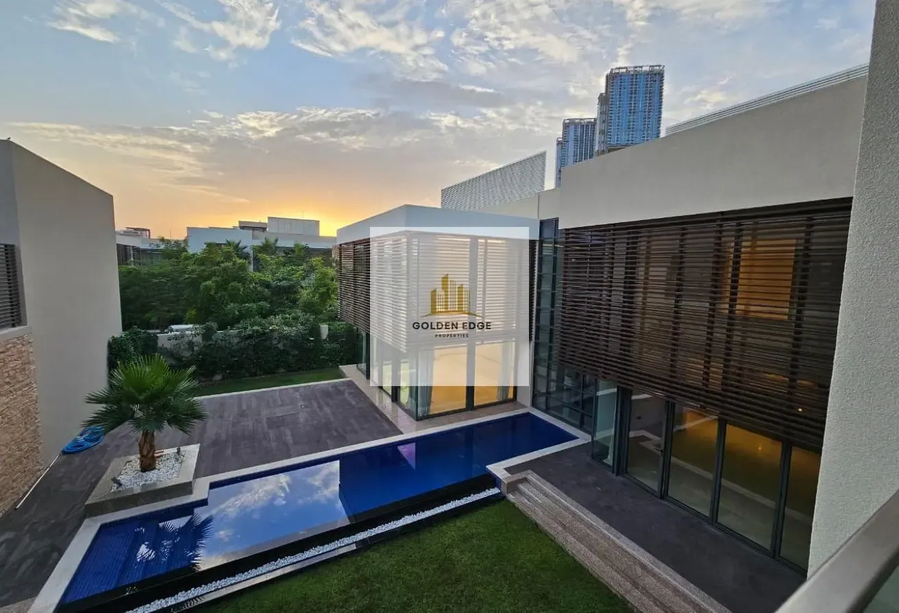 PRIVATE POOL | PRIME LOCATION | BRIGHT UNIT |