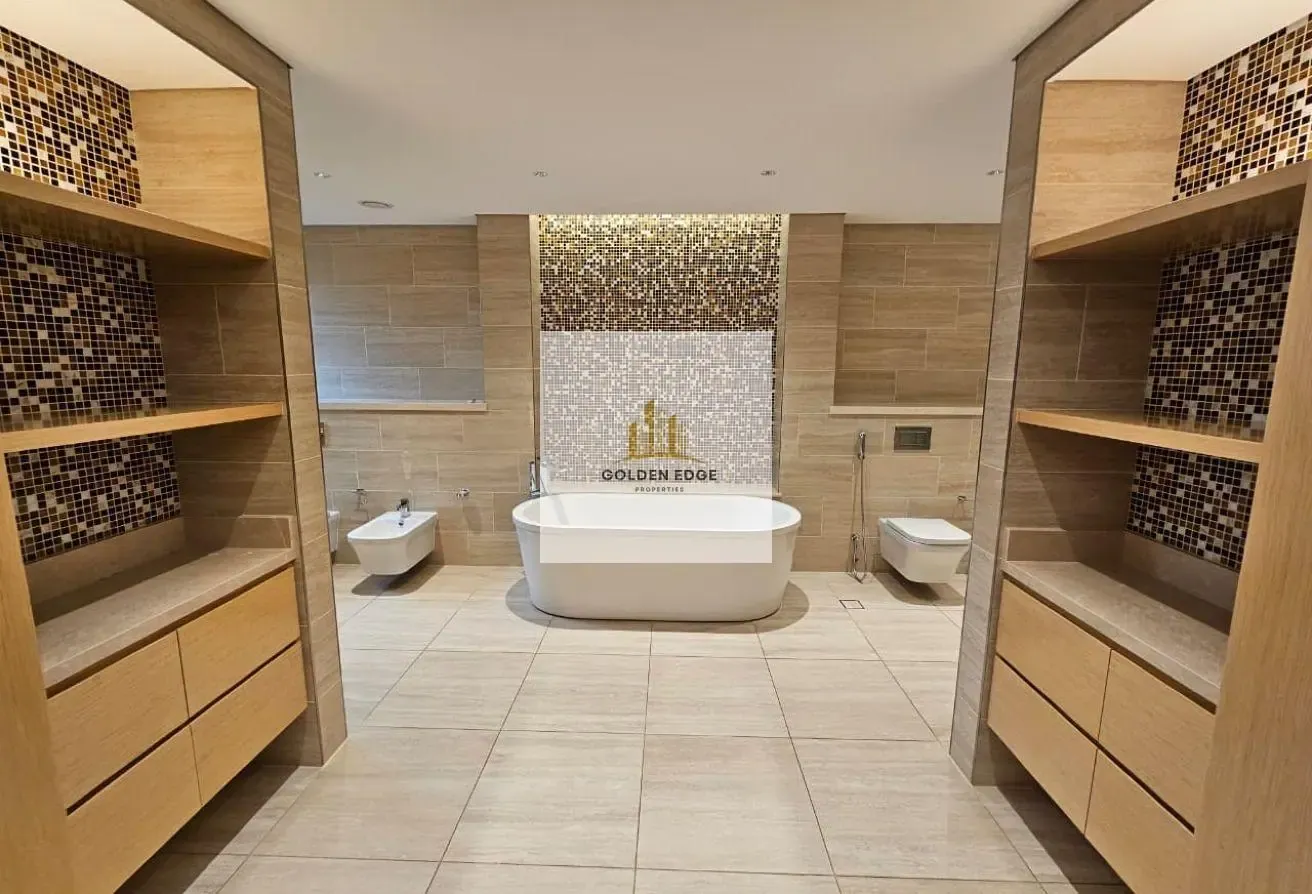 PRIVATE POOL | PRIME LOCATION | BRIGHT UNIT |