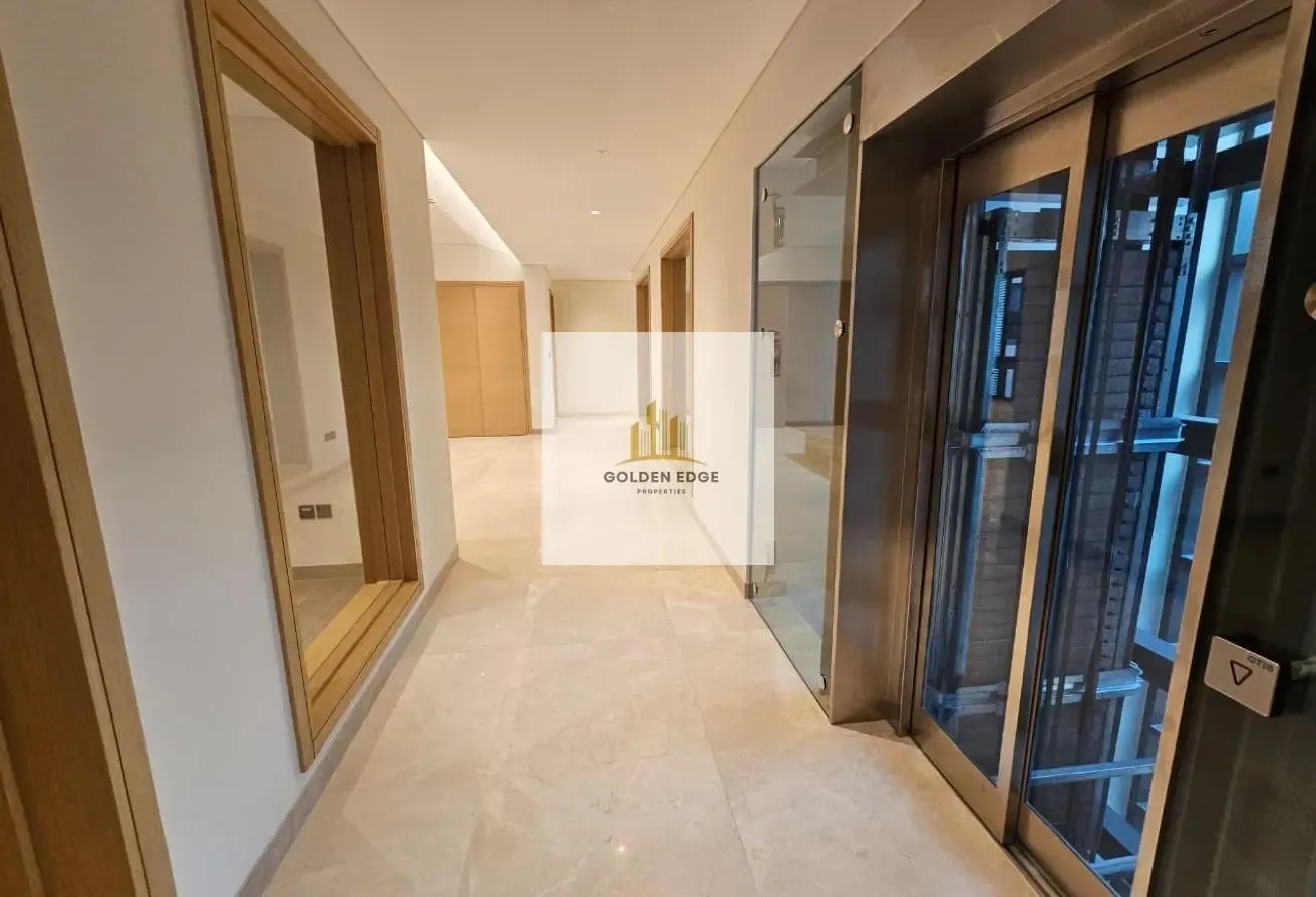 PRIVATE POOL | PRIME LOCATION | BRIGHT UNIT |