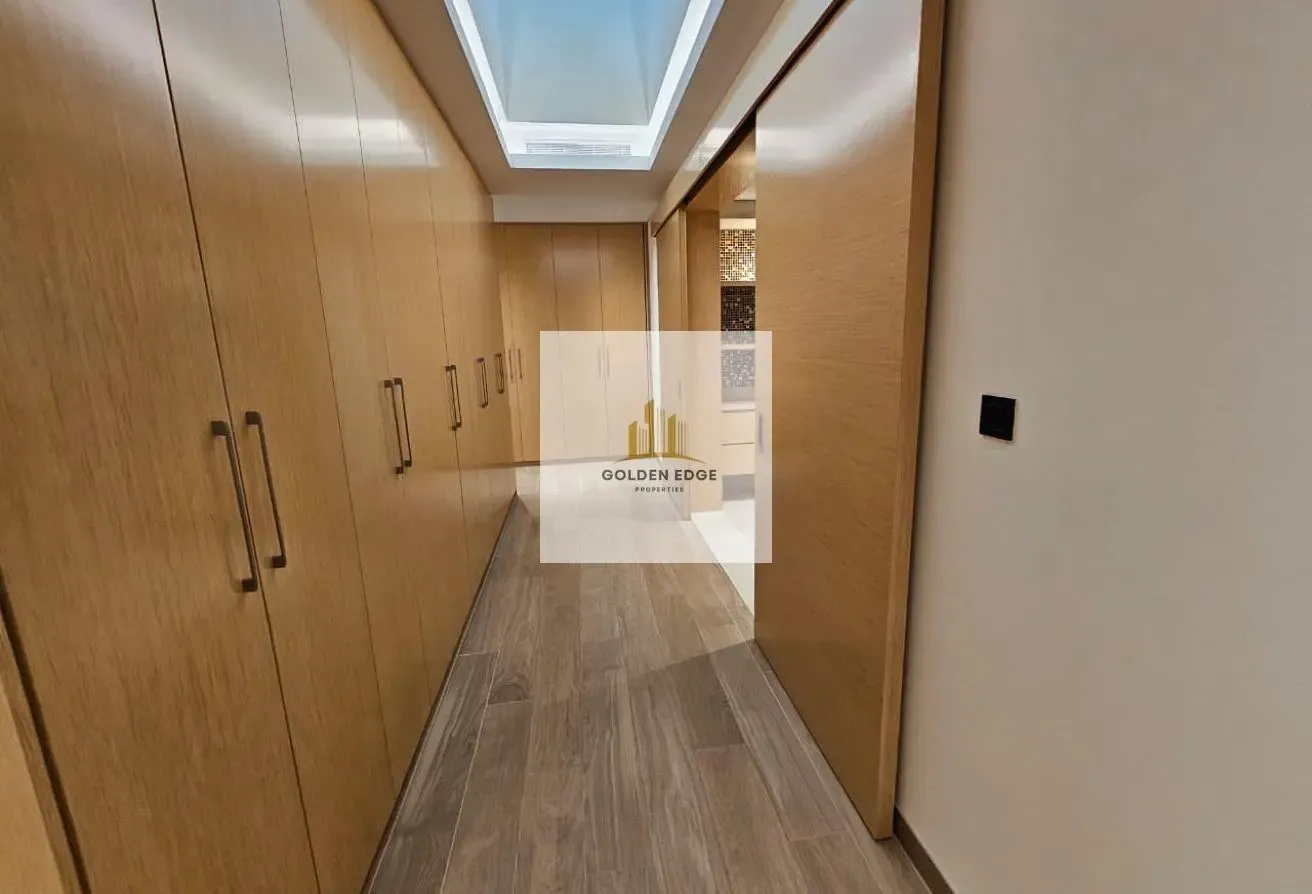 PRIVATE POOL | PRIME LOCATION | BRIGHT UNIT |