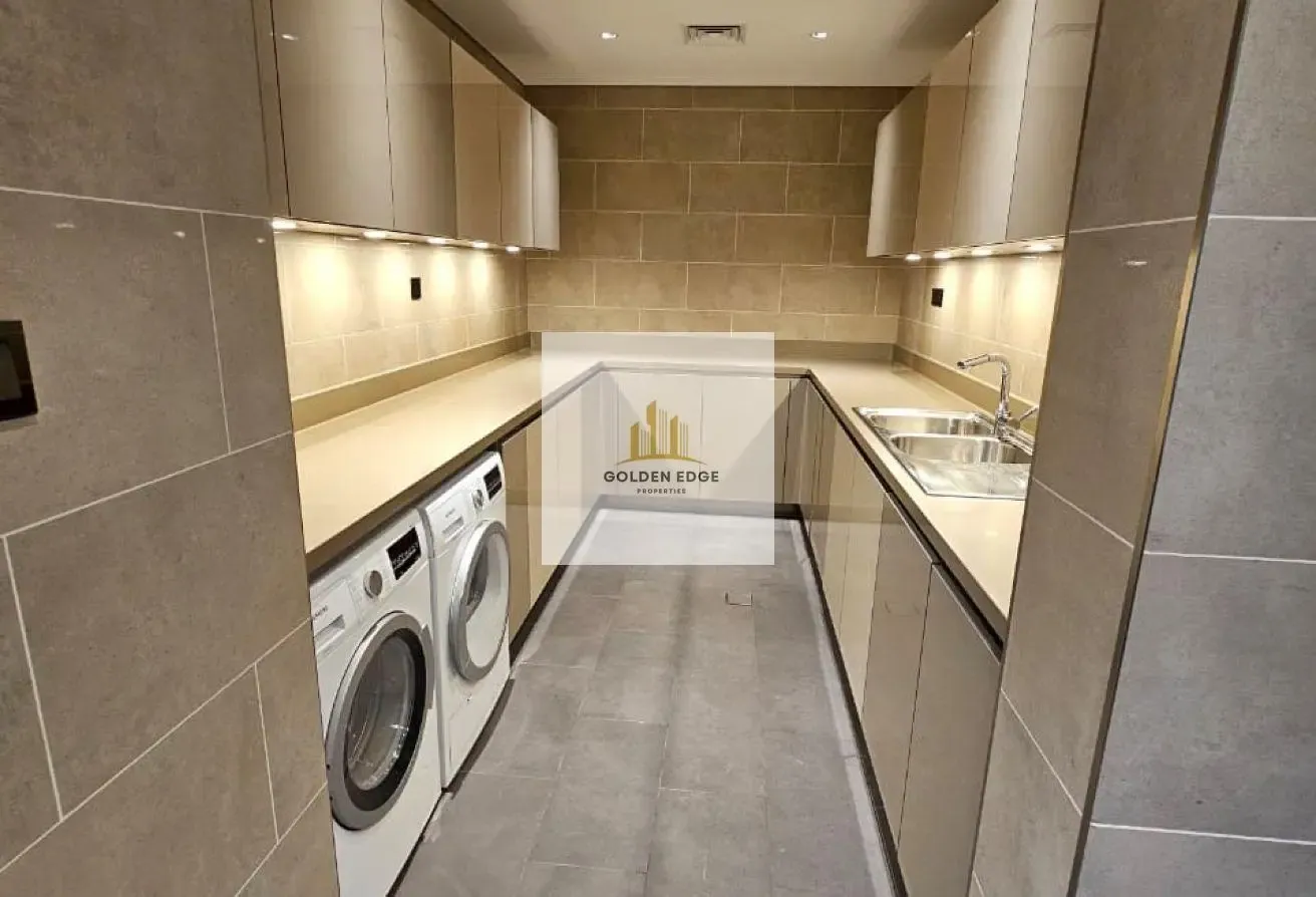 PRIVATE POOL | PRIME LOCATION | BRIGHT UNIT |