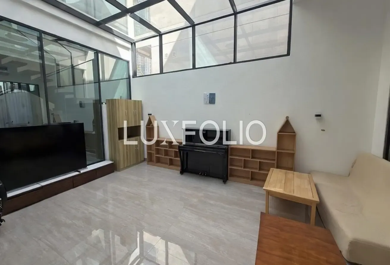 Large Layout | Vacant | Private Pool