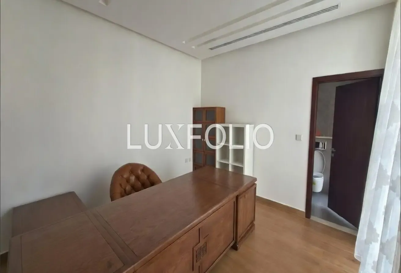 Large Layout | Vacant | Private Pool