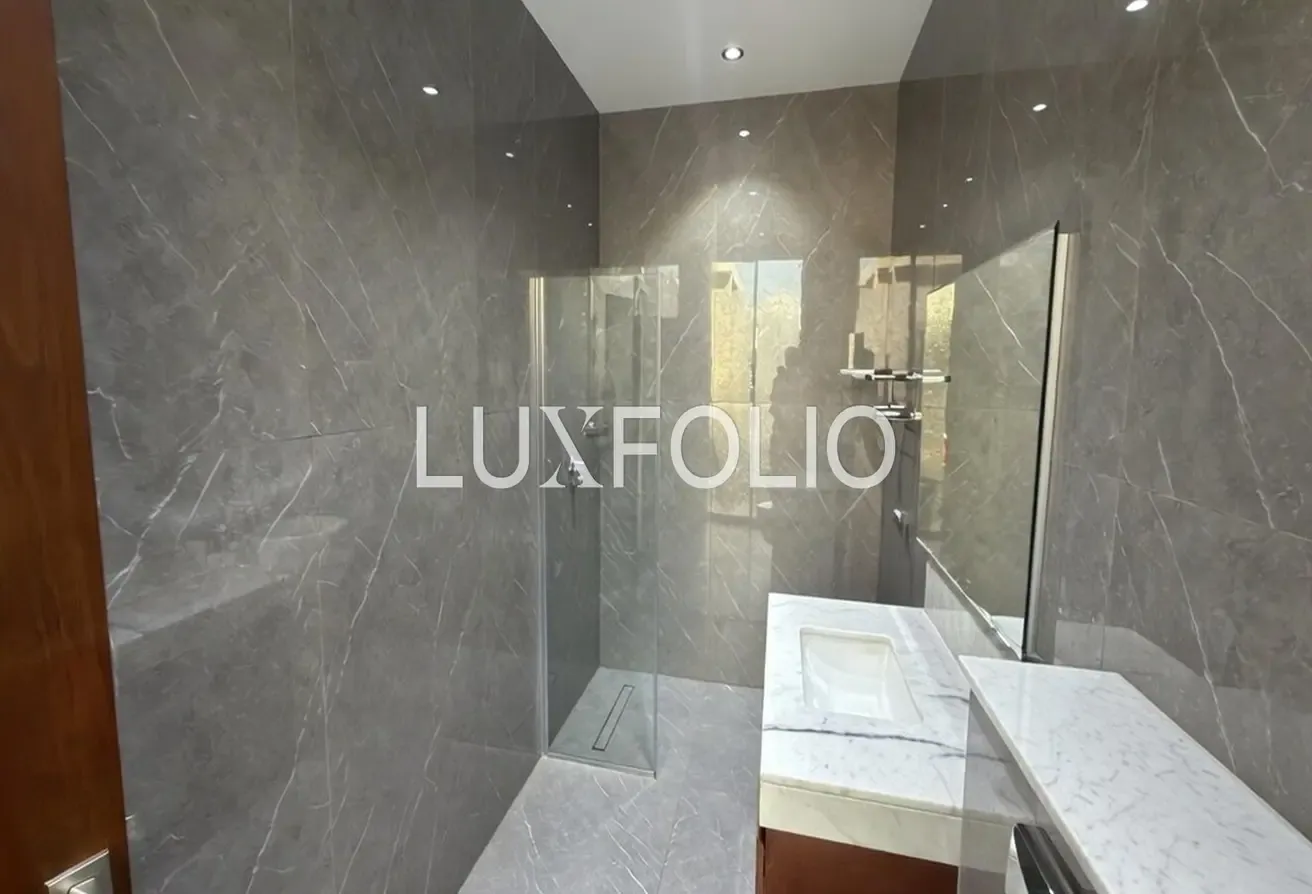 Large Layout | Vacant | Private Pool