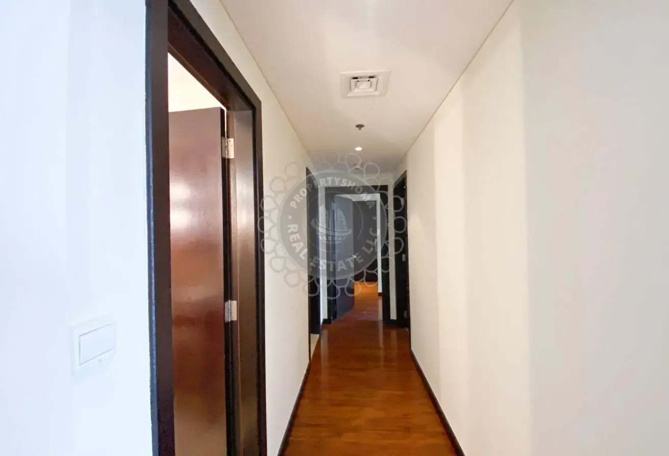 Unfurnished 2BR+maid | Vacant | AC free