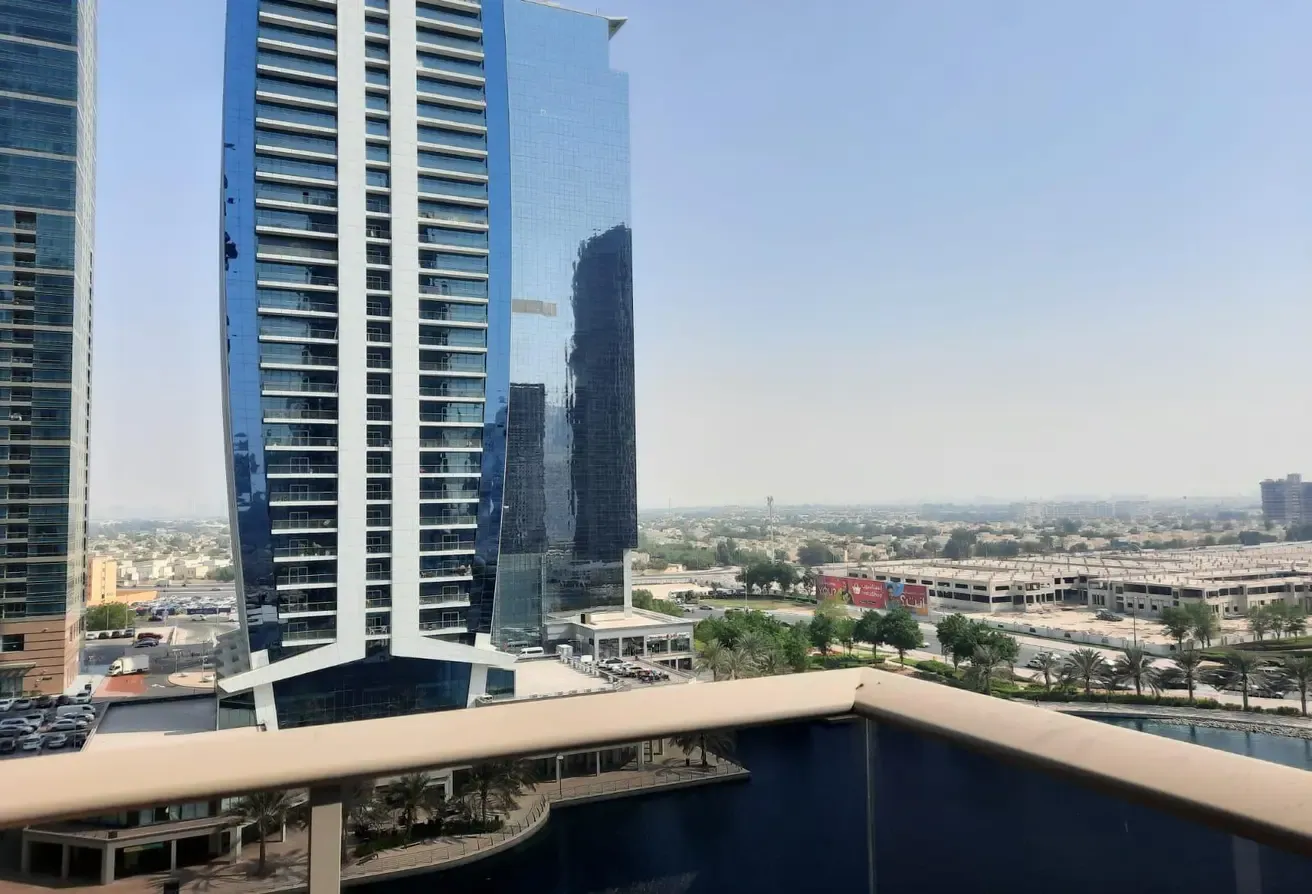 Luxurious 2 Bedroom + Maids Meadows View