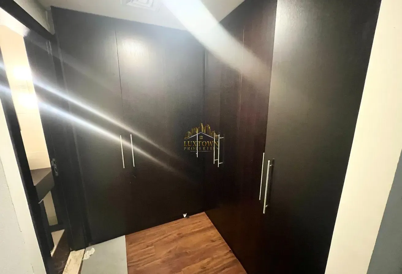 Lake View-Huge Size-Near Metro-Chiller Free-Maids