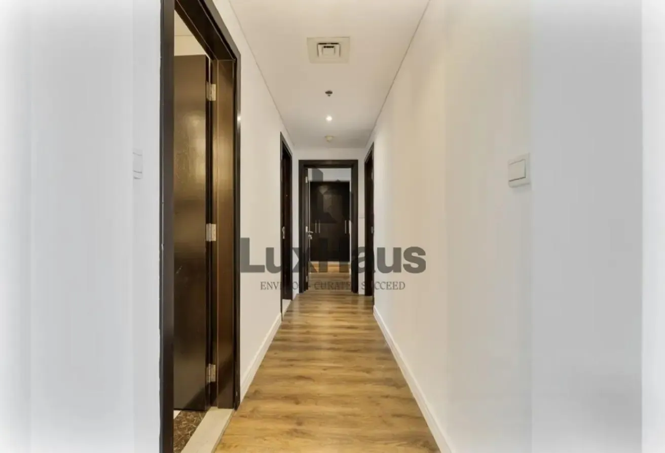 2bed+Maids| Upgraded Floor| Chiller free| Vacant