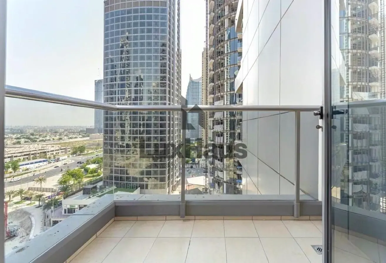 2bed+Maids| Upgraded Floor| Chiller free| Vacant