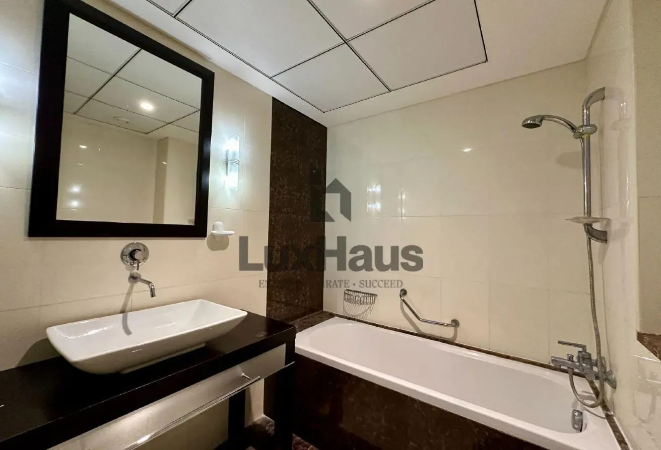 2bed+Maids| Upgraded Floor| Chiller free| Vacant