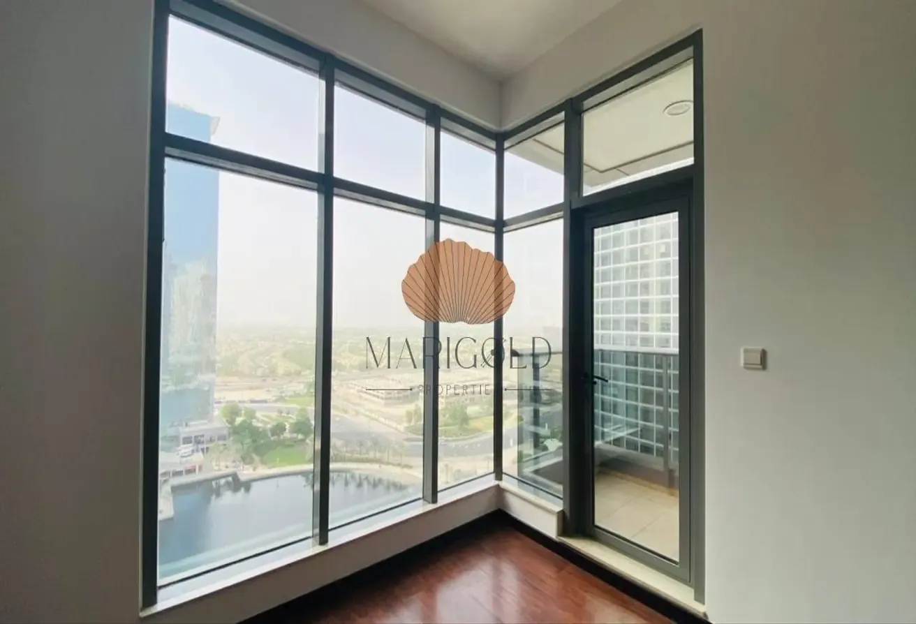 SPACIOUS I BEAUTIFUL VIEWS I AVAILABLE NOW