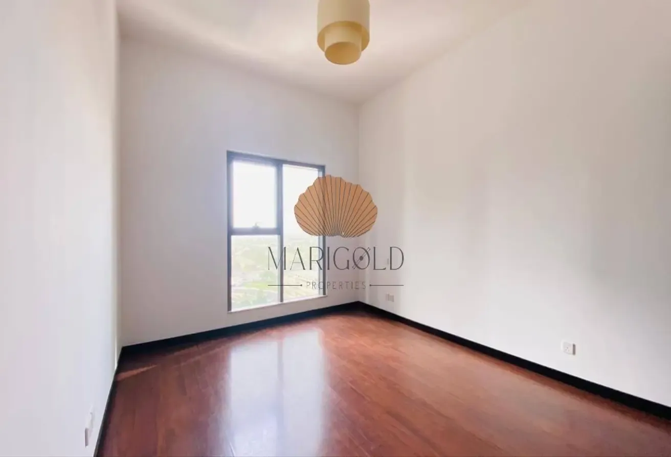 SPACIOUS I BEAUTIFUL VIEWS I AVAILABLE NOW