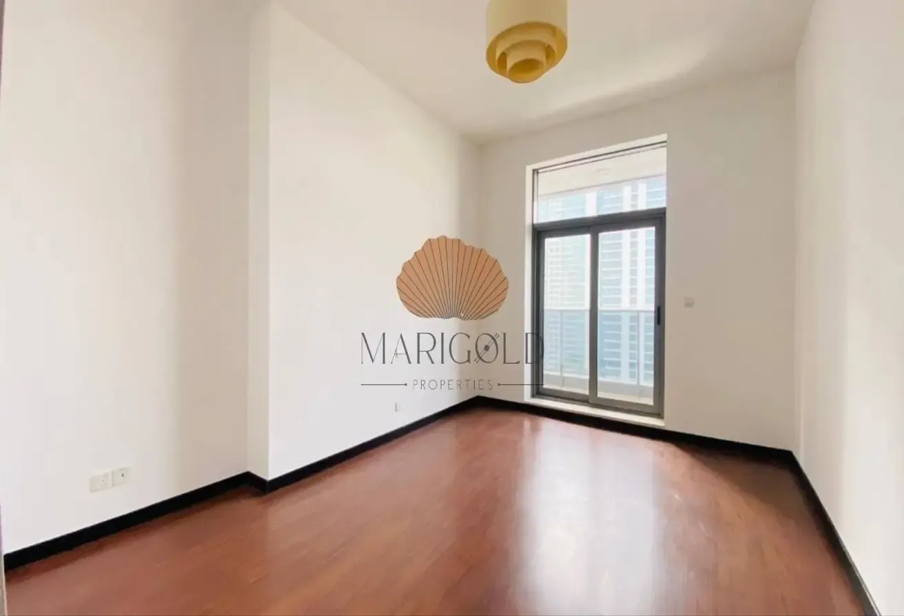 SPACIOUS I BEAUTIFUL VIEWS I AVAILABLE NOW