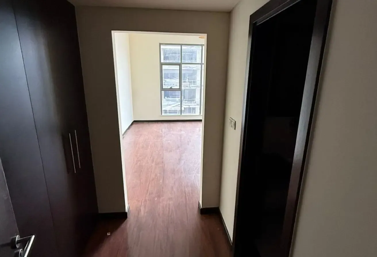 SEMI FURNISHED | NEAR THE METRO | MID-FLOOR
