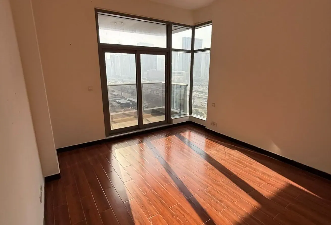 SEMI FURNISHED | NEAR THE METRO | MID-FLOOR
