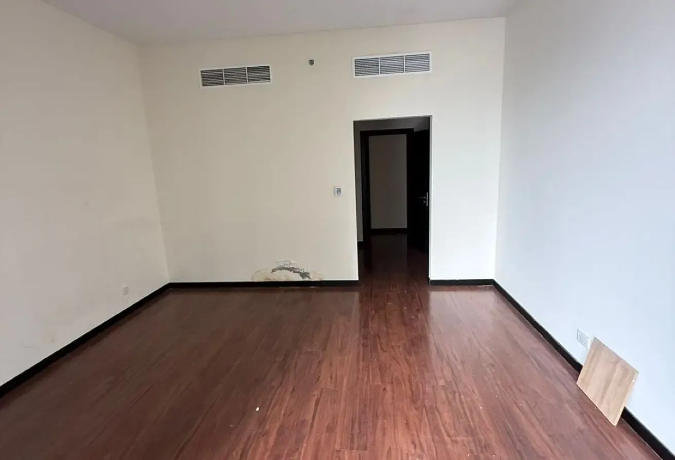 SEMI FURNISHED | NEAR THE METRO | MID-FLOOR