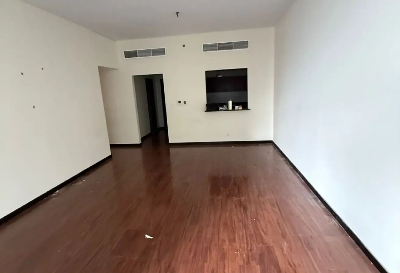 SEMI FURNISHED | NEAR THE METRO | MID-FLOOR