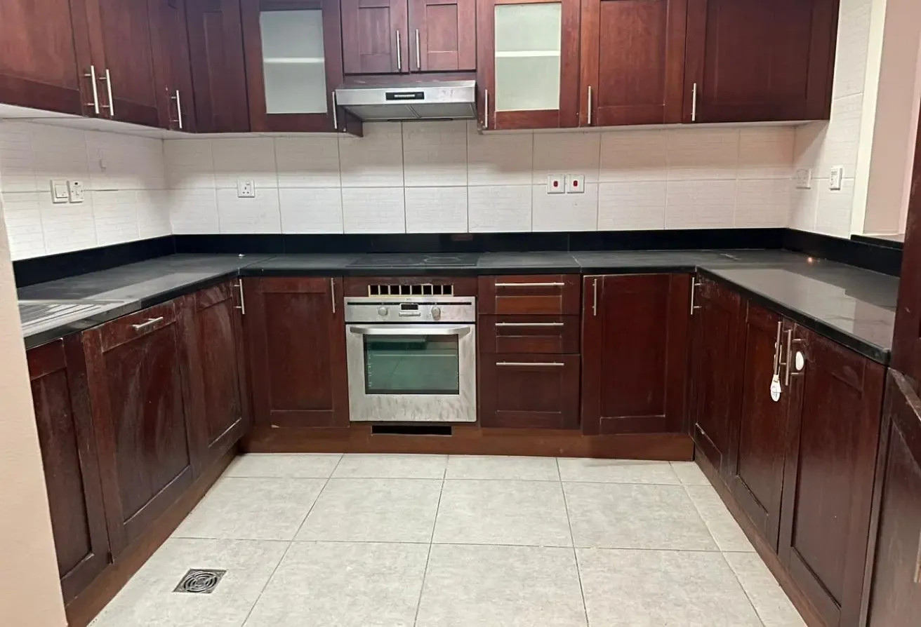 SEMI FURNISHED | NEAR THE METRO | MID-FLOOR