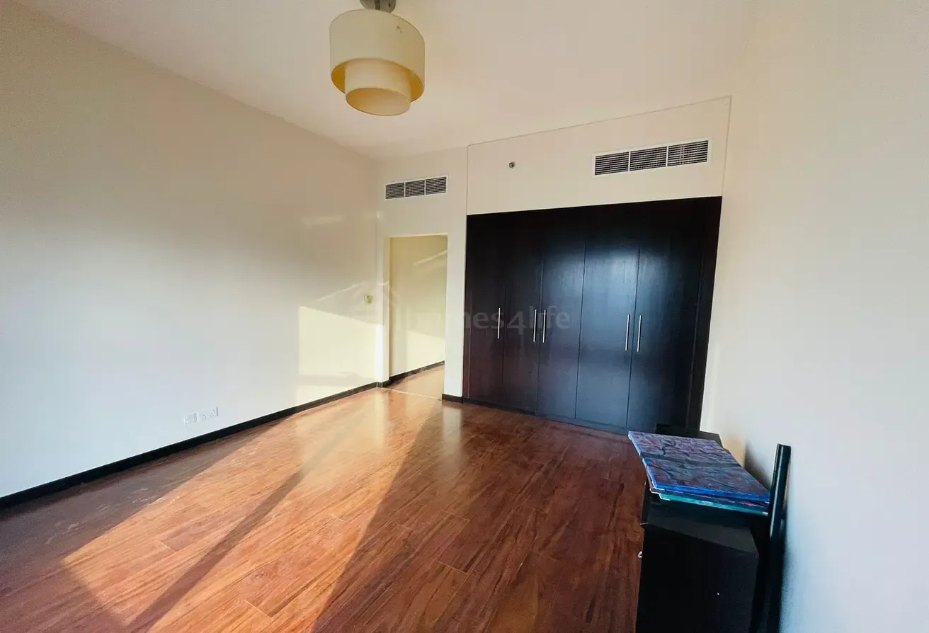 2BR+MAID | VACANT | MULTIPAL OPTIONS | BRIGHT UNIT