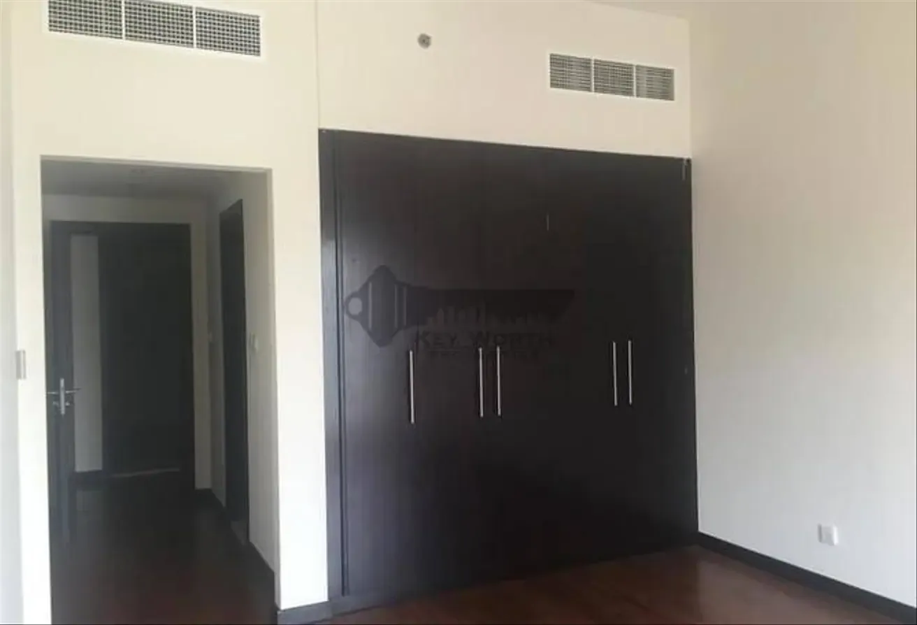 Spacious I Near metro I Best price I Grabe it