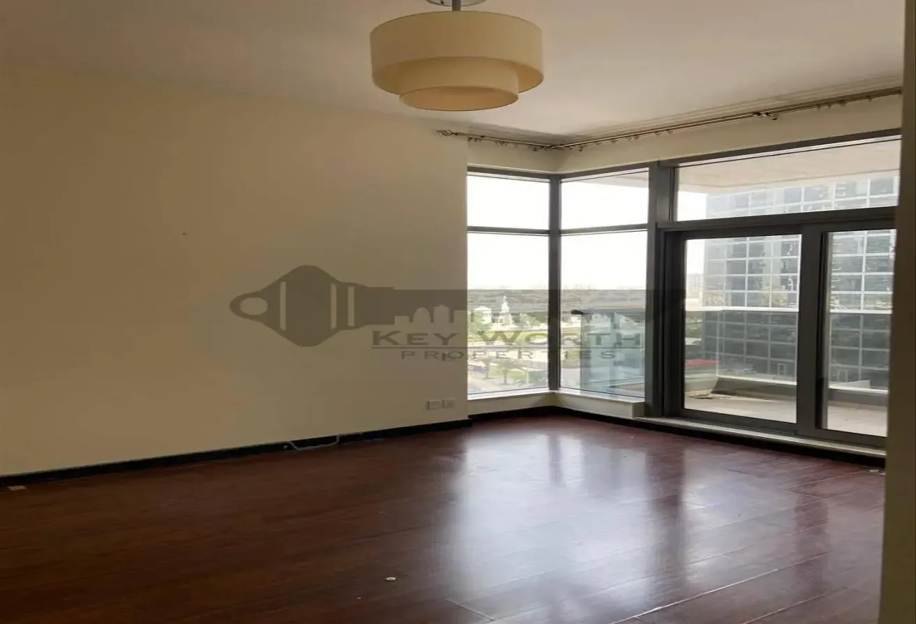 Spacious I Near metro I Best price I Grabe it