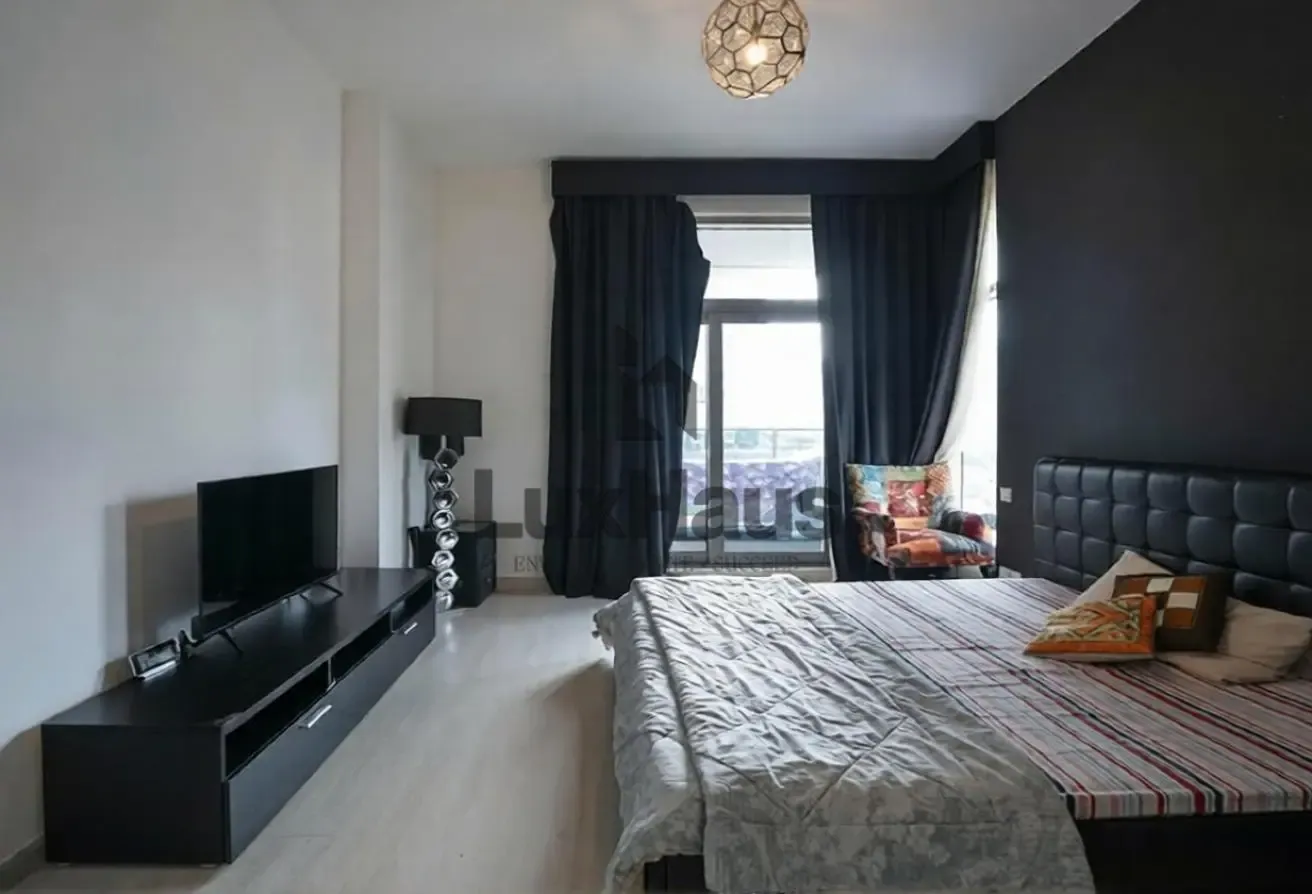 2+Maids | Near Metro | Upgraded | Chiller Free