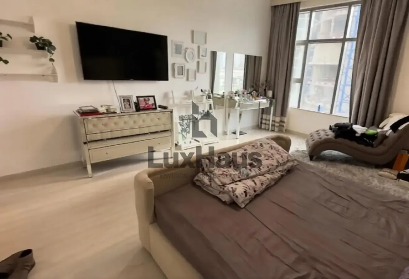 2+Maids | Near Metro | Upgraded | Chiller Free