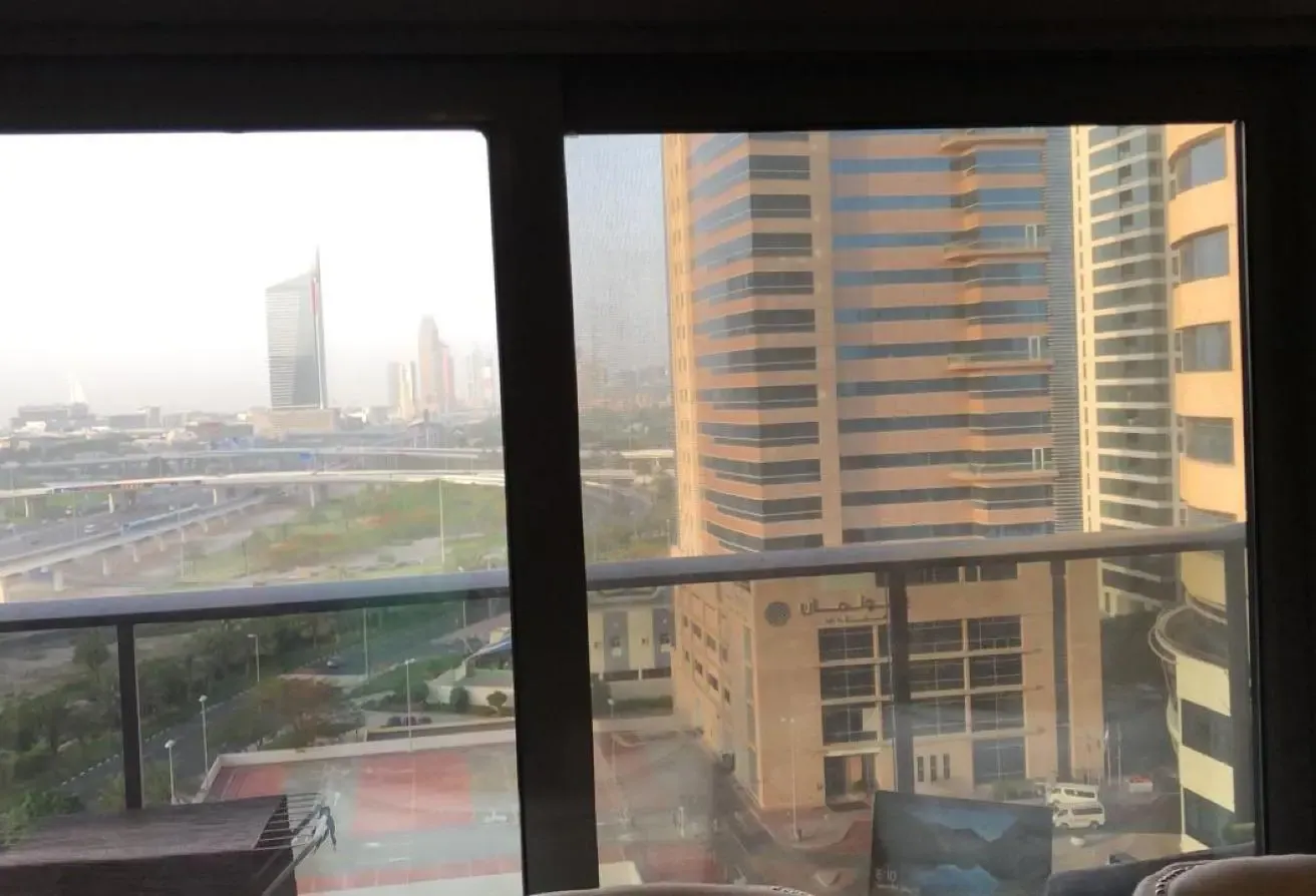 Luxurious 2 BR + Maids Apt in Green Lakes Tower