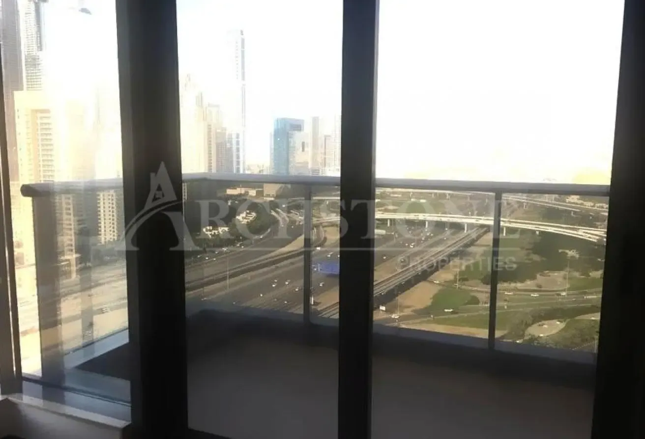 Luxurious 2 BR + Maids Apt in Green Lakes Tower