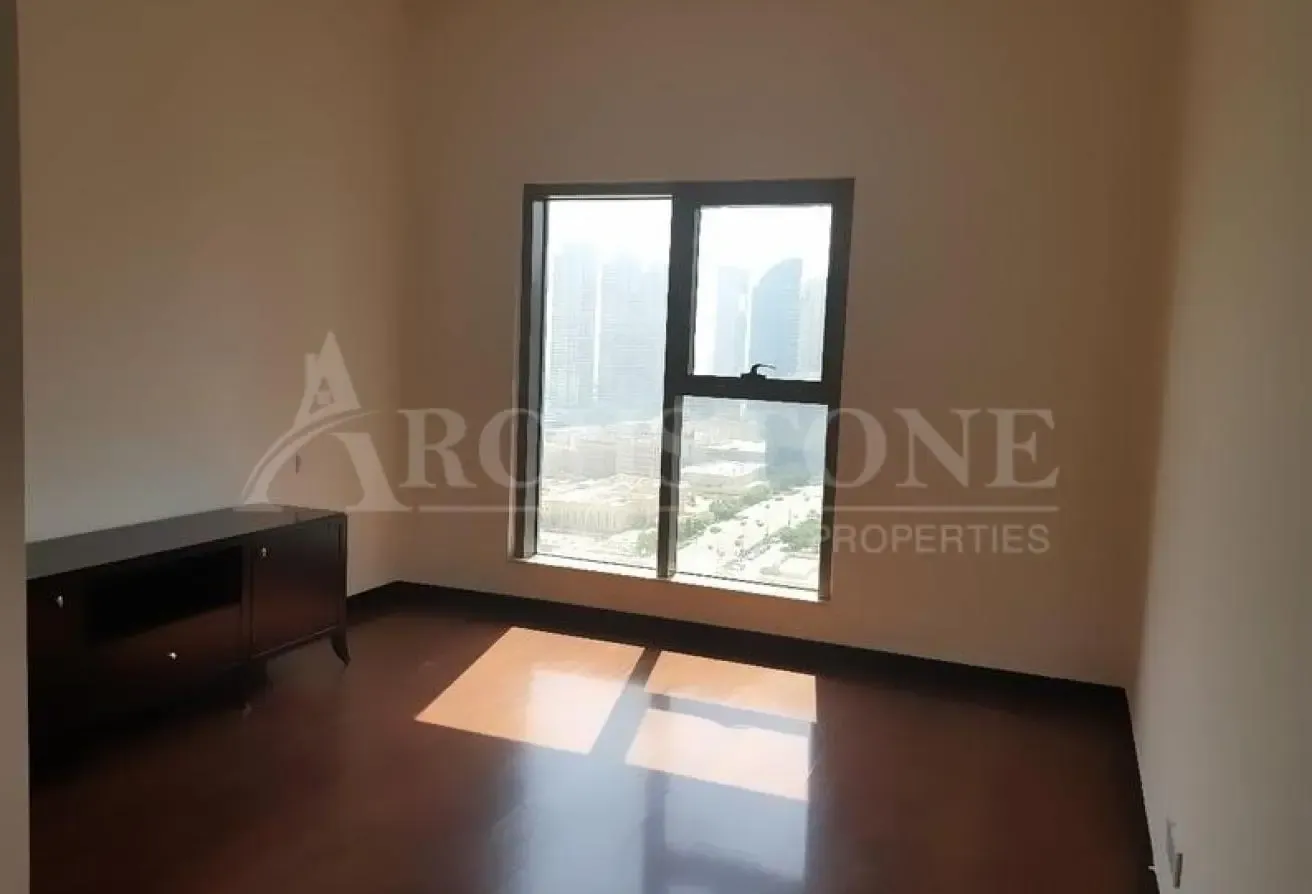 Luxurious 2 BR + Maids Apt in Green Lakes Tower