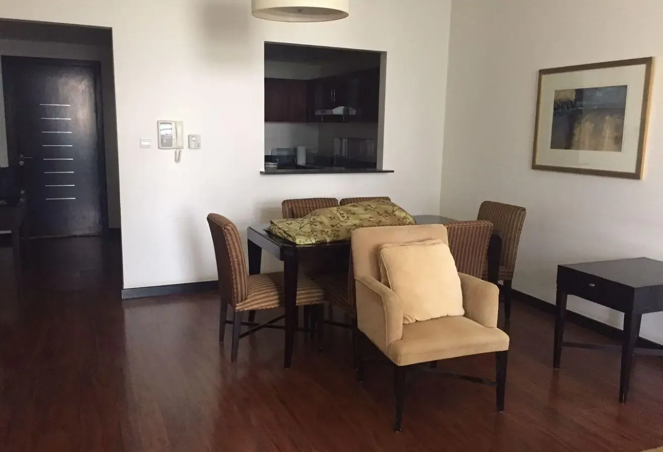 Luxurious 2 BR + Maids Apt in Green Lakes Tower