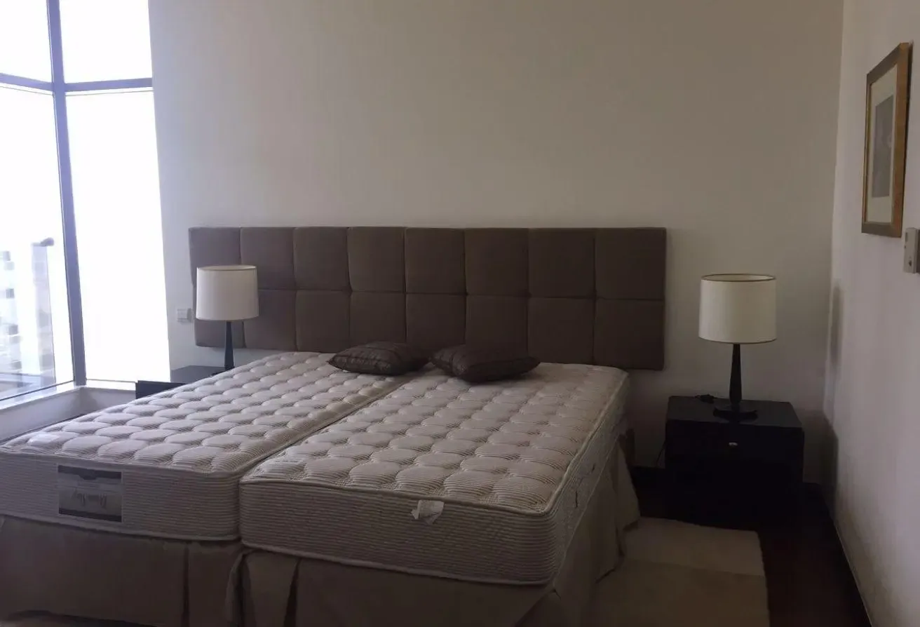 Luxurious 2 BR + Maids Apt in Green Lakes Tower