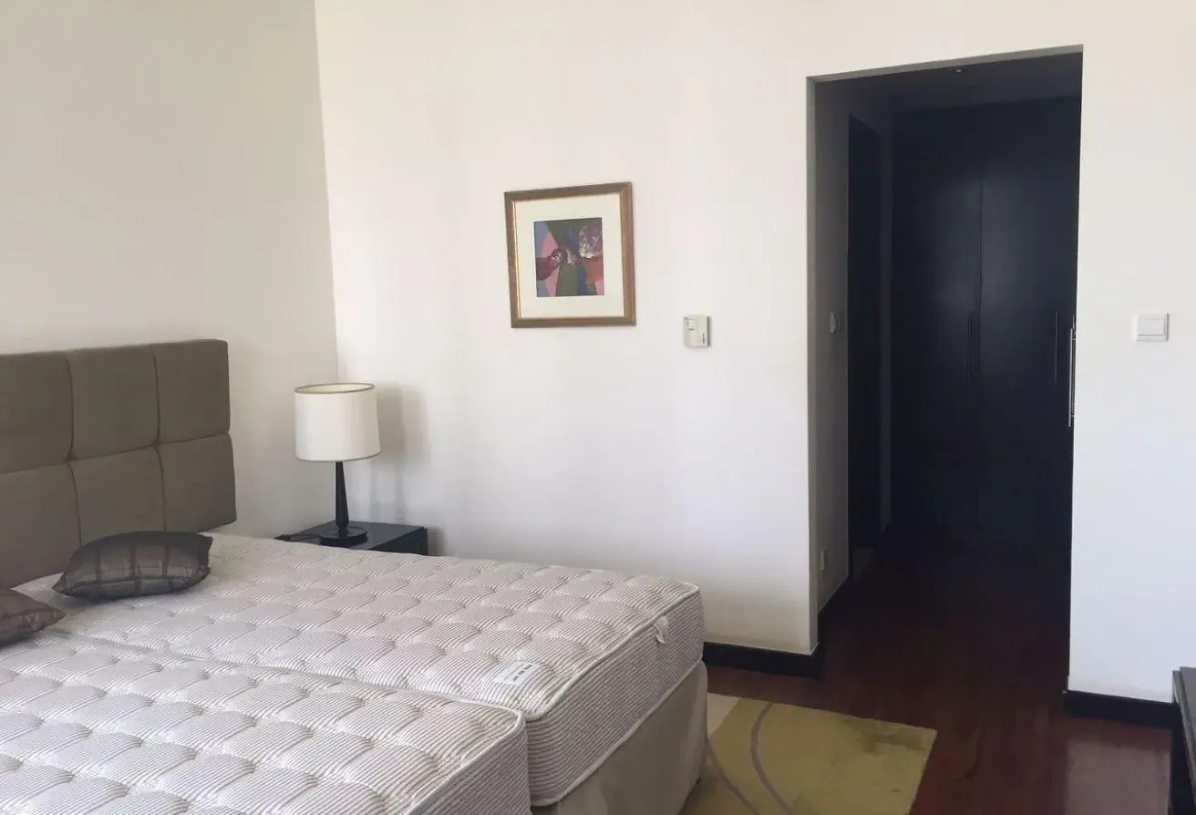 Luxurious 2 BR + Maids Apt in Green Lakes Tower