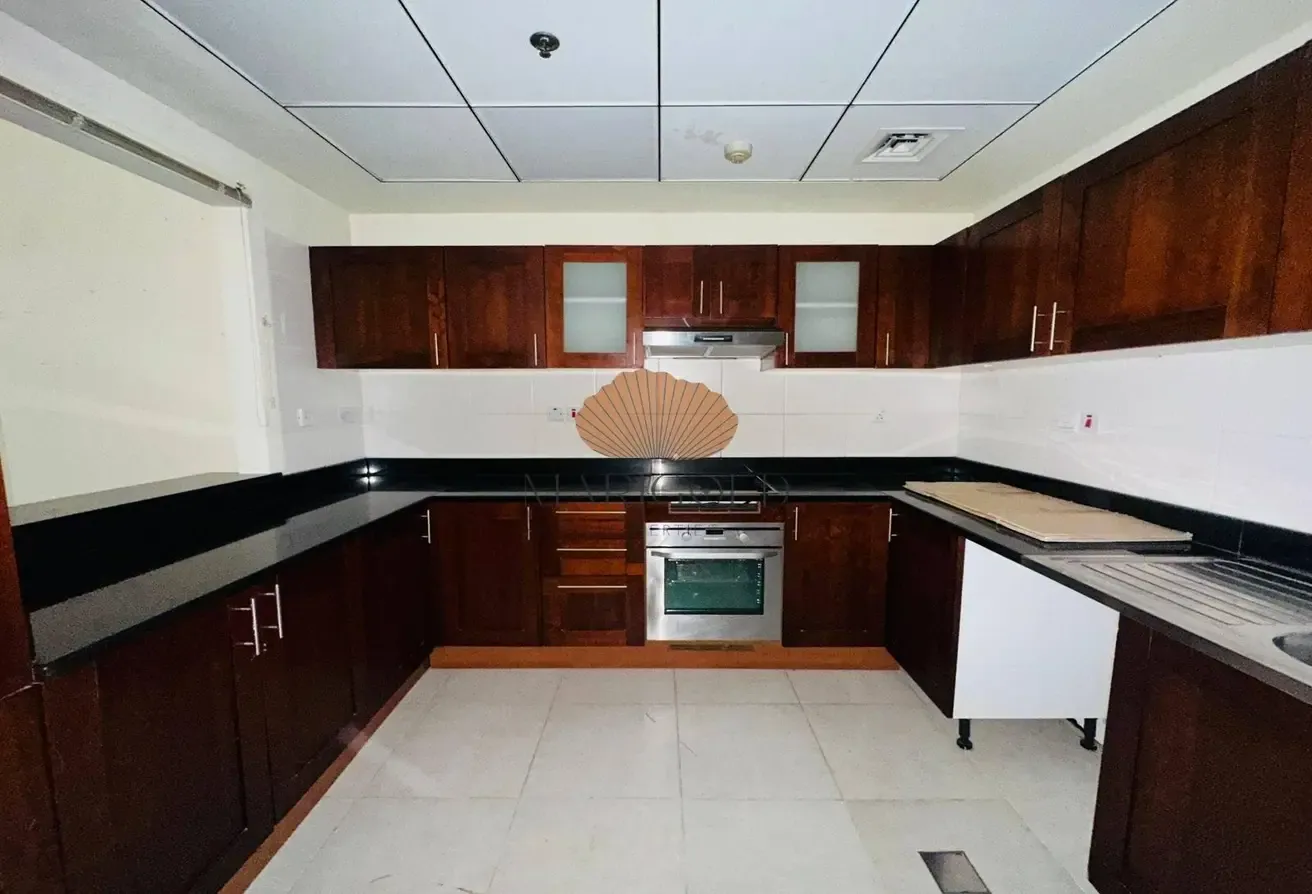 CHILLER FREE | SPACIOUS | NEAR TO METRO