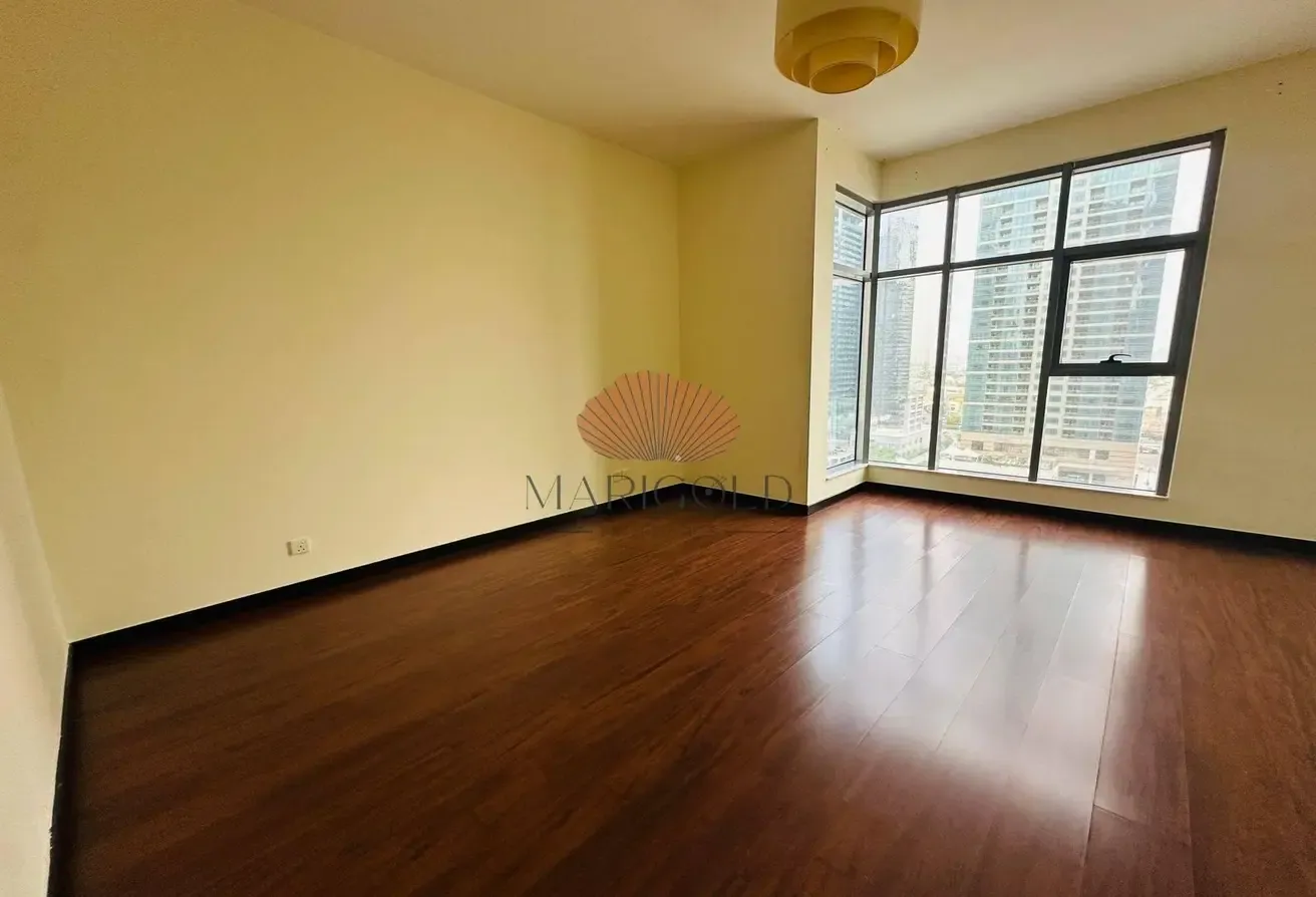 CHILLER FREE | SPACIOUS | NEAR TO METRO