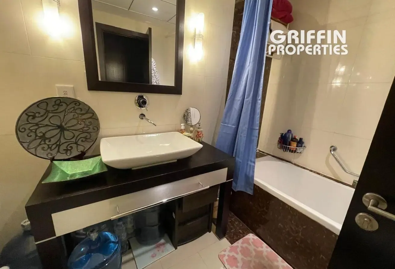 2BHK| MAID | HIGH END | TRANQUILE VIEW| DEMANDING