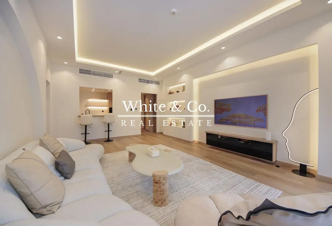 Fully Upgraded | Luxury | Vacant July End