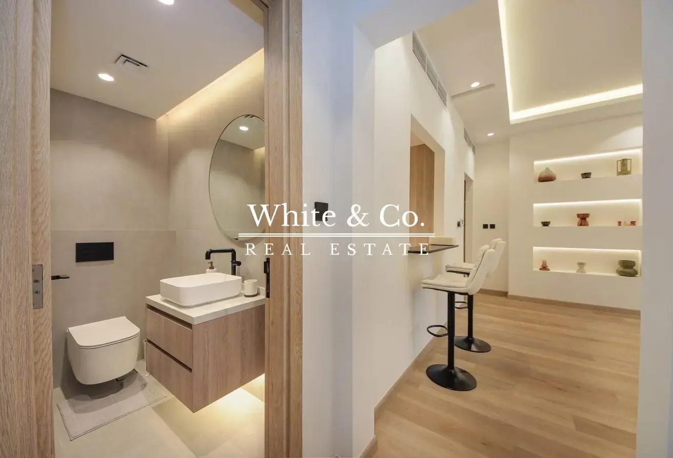 Fully Upgraded | Luxury | Vacant July End