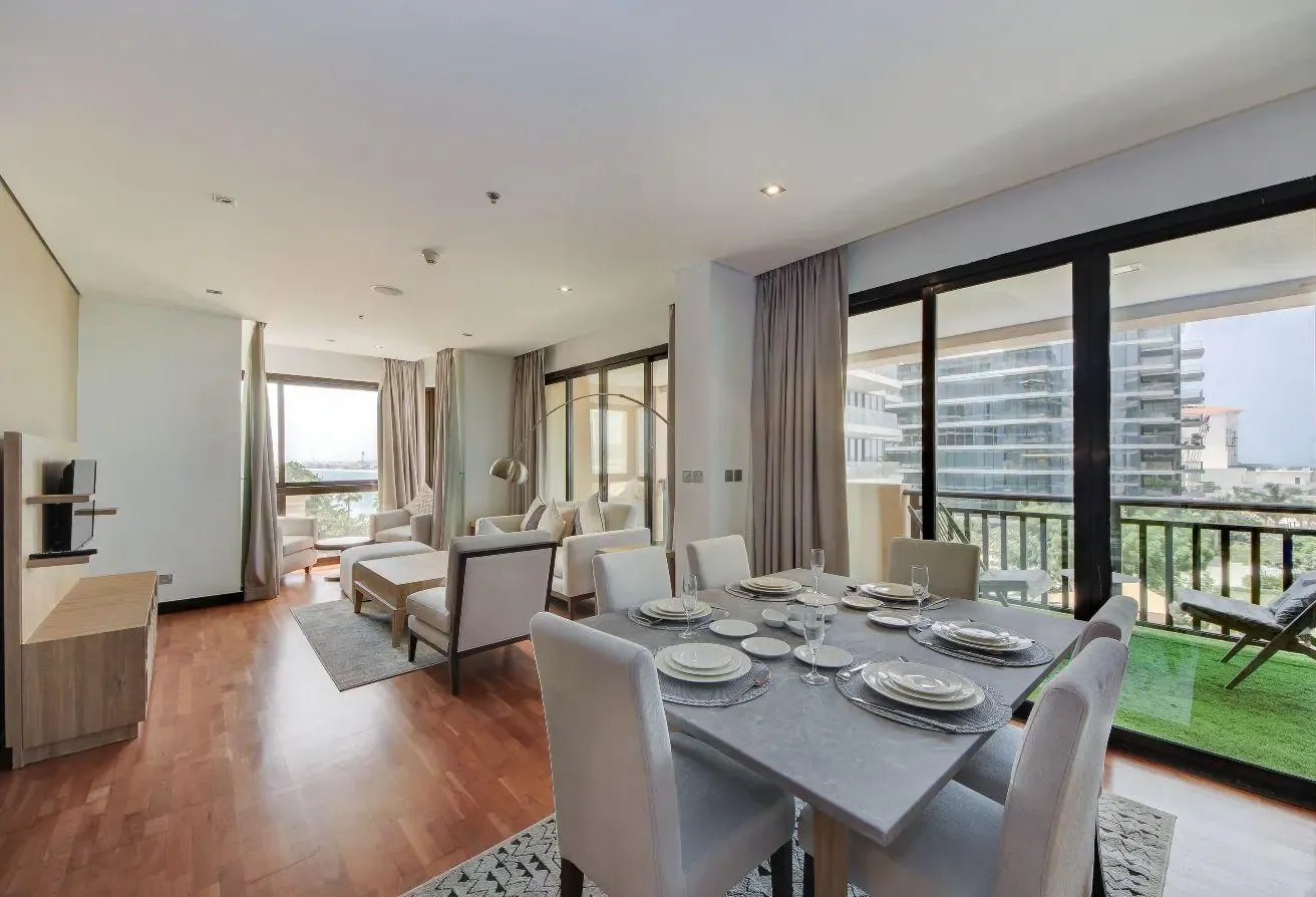 Refurbished 2-Bedroom Apartment in Palm Jumeirah