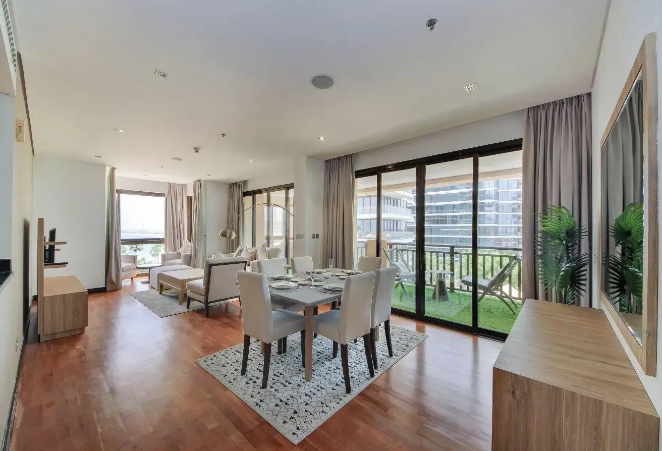 Refurbished 2-Bedroom Apartment in Palm Jumeirah
