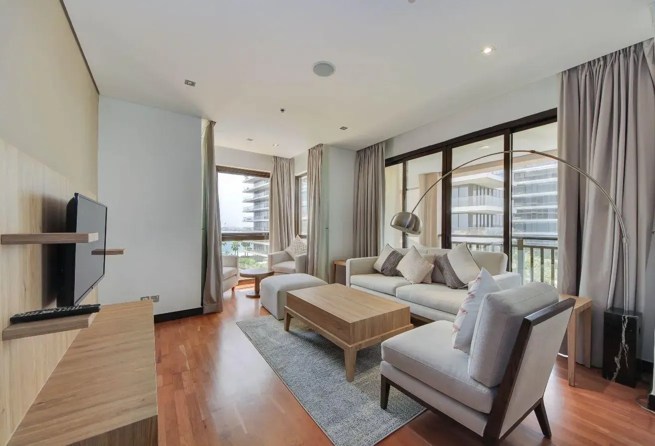 Refurbished 2-Bedroom Apartment in Palm Jumeirah