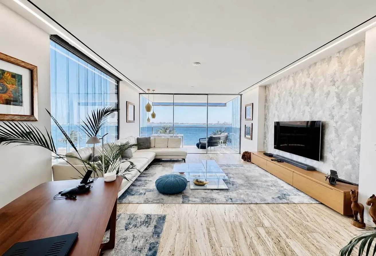 Palm Jumeirah Luxury Apt w/Burj Al Arab Views