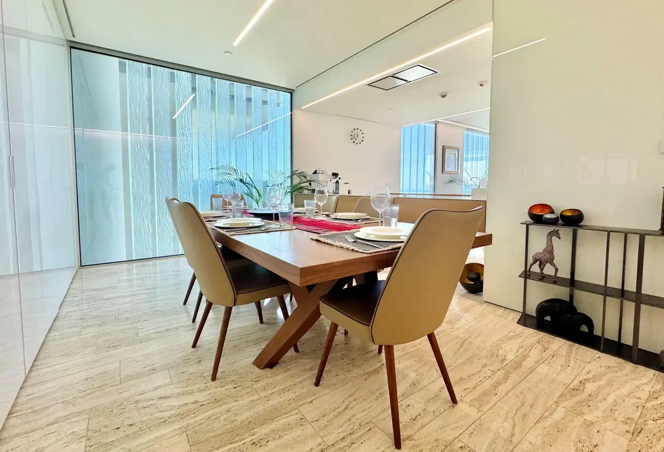 Palm Jumeirah Luxury Apt w/Burj Al Arab Views