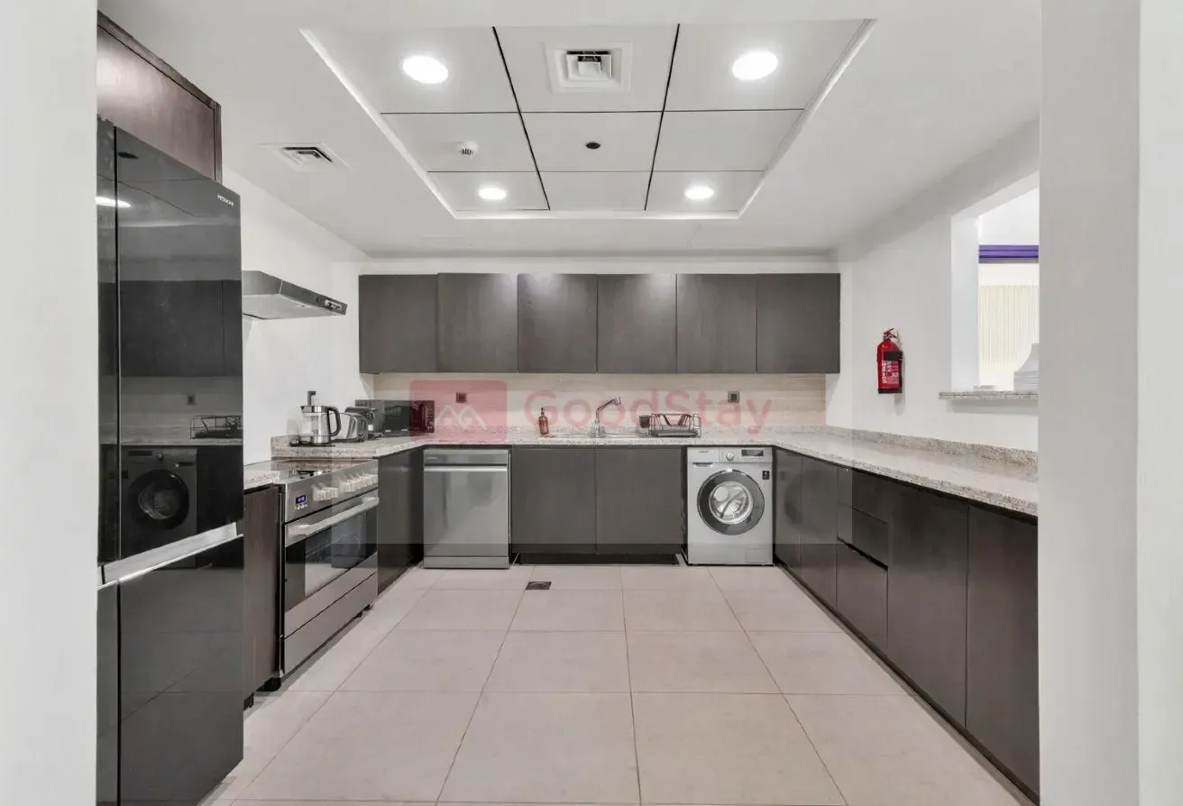 Stylish New 2BR w/Balcony, Pool&Beach Access