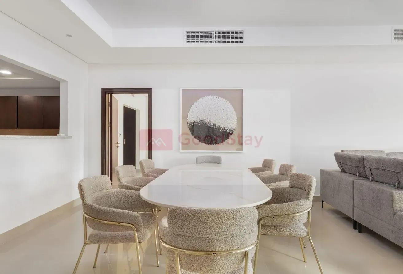Stylish New 2BR w/Balcony, Pool&Beach Access