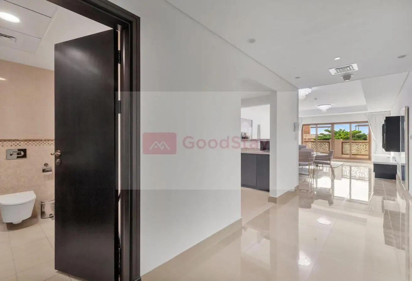 Stylish New 2BR w/Balcony, Pool&Beach Access