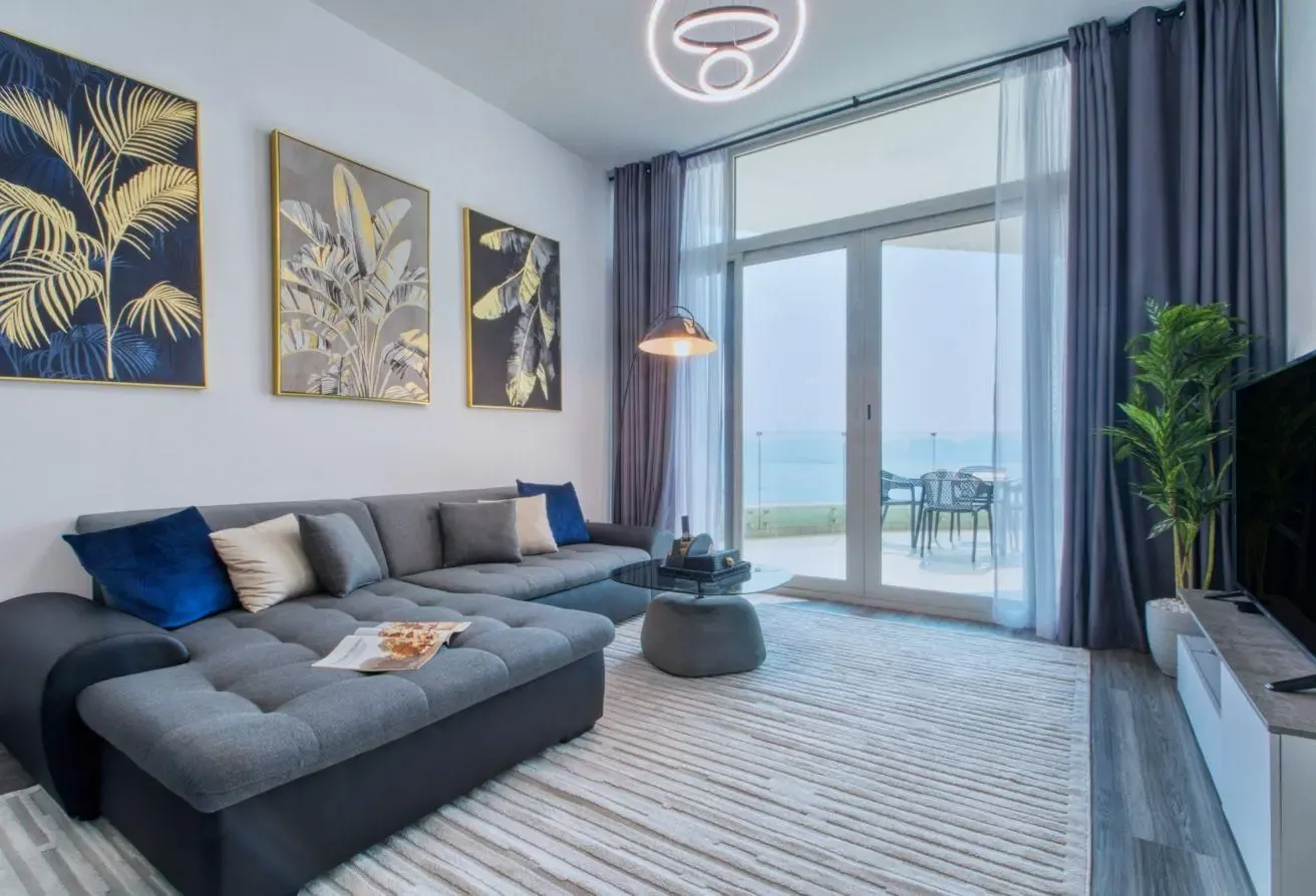 SUMMER OFFER - 2BR. Beachfront. BILLS included